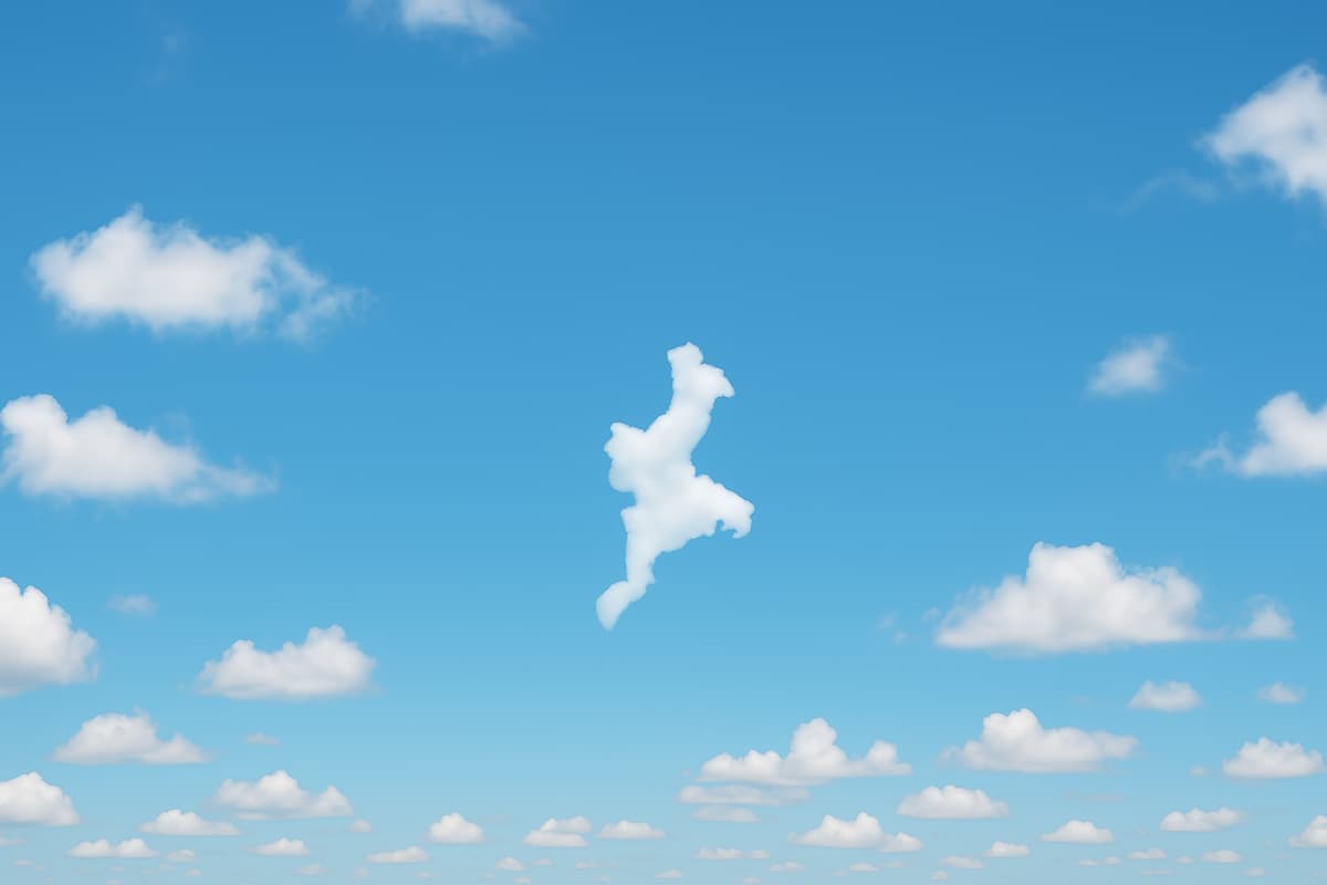 青い空に三重県の形の雲が浮かんでいます。