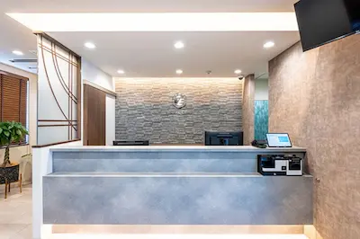 兵庫県西宮市にある、たまる循環器内科・静脈瘤クリニックの受付写真